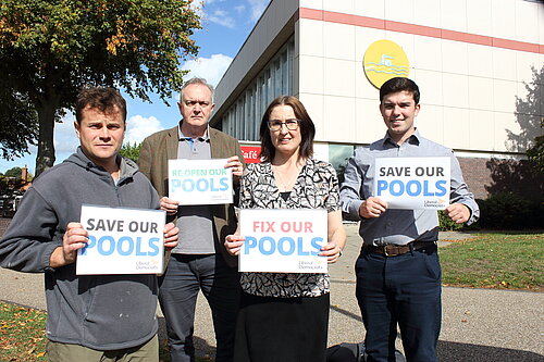 Adam Fejfer, Nat Green, Mary Davies & Alex Wagner outside the Quarry Pool